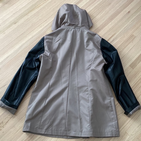 Cleo Jacket with vegan leather sleeves - Picture 11 of 11
